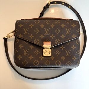 Louis Vuitton Pochette Métis